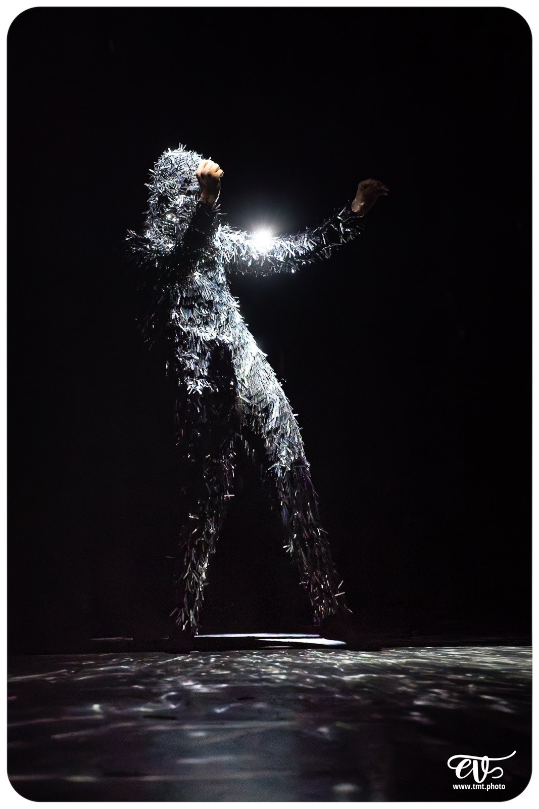 A4 (COMME LA FEUILLE) CIE CHICOS MAMBO